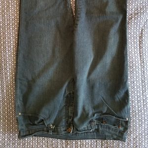 Diane Gilman stretch denim blue Jean's. 18WT